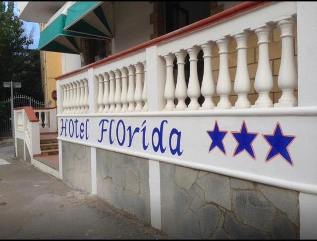 Albergo Florida Capo Rizzuto Buitenkant foto